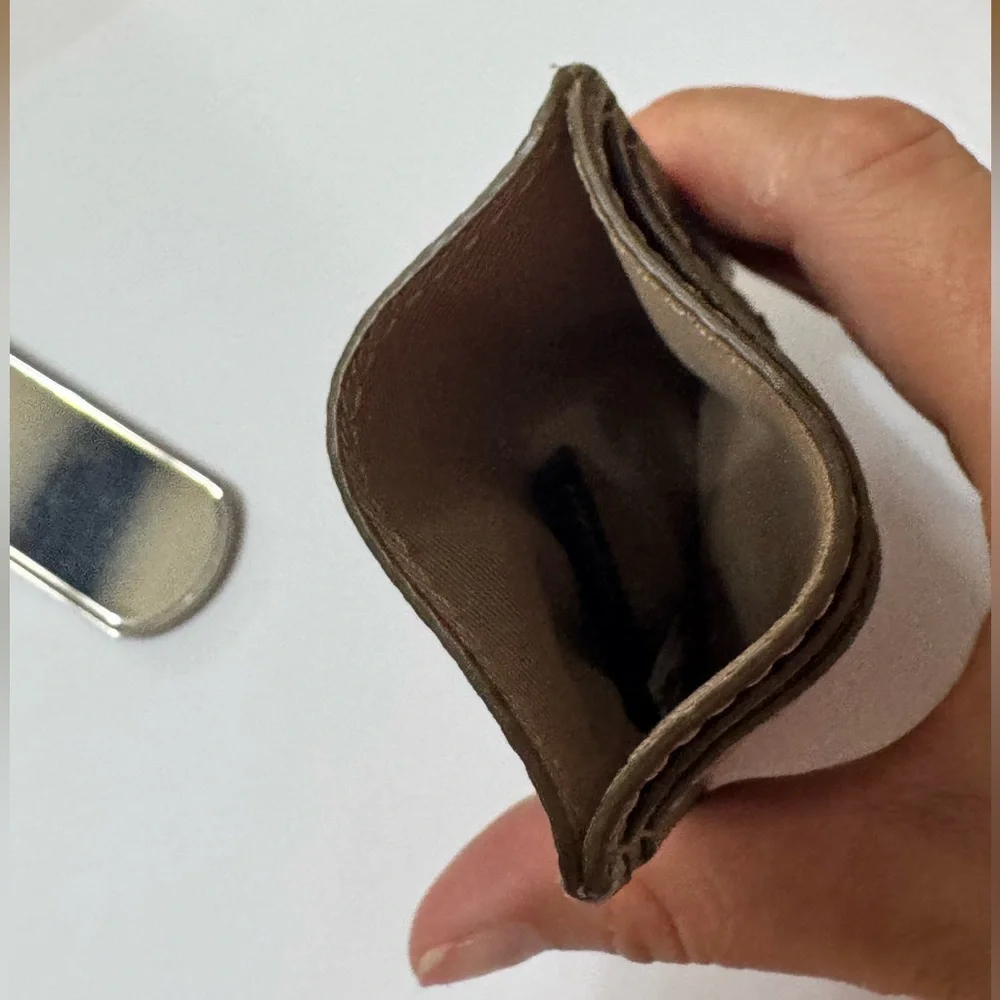 Authentic Marc Jacobs Leather Card Holder with Silver Money Clip Tan Taupe